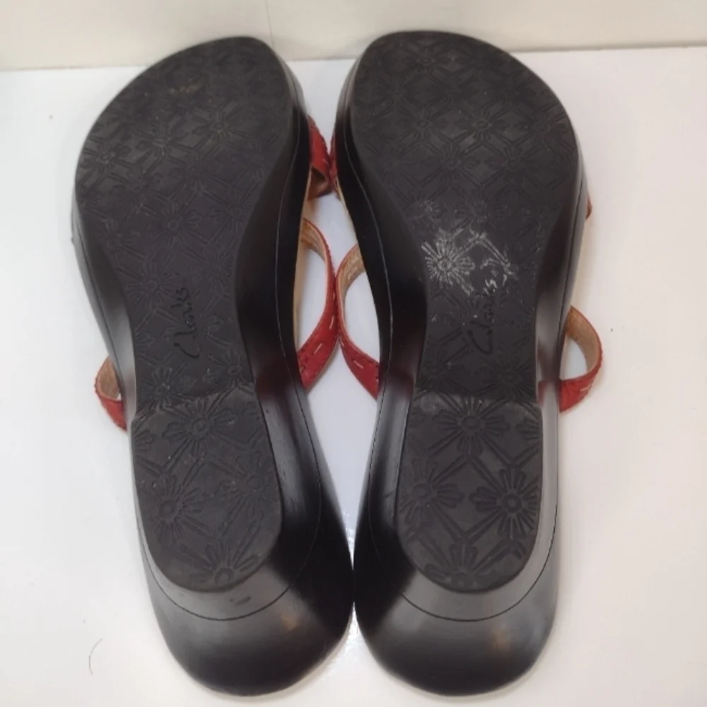 Clark's women's wedge strapy sandals size (10)M